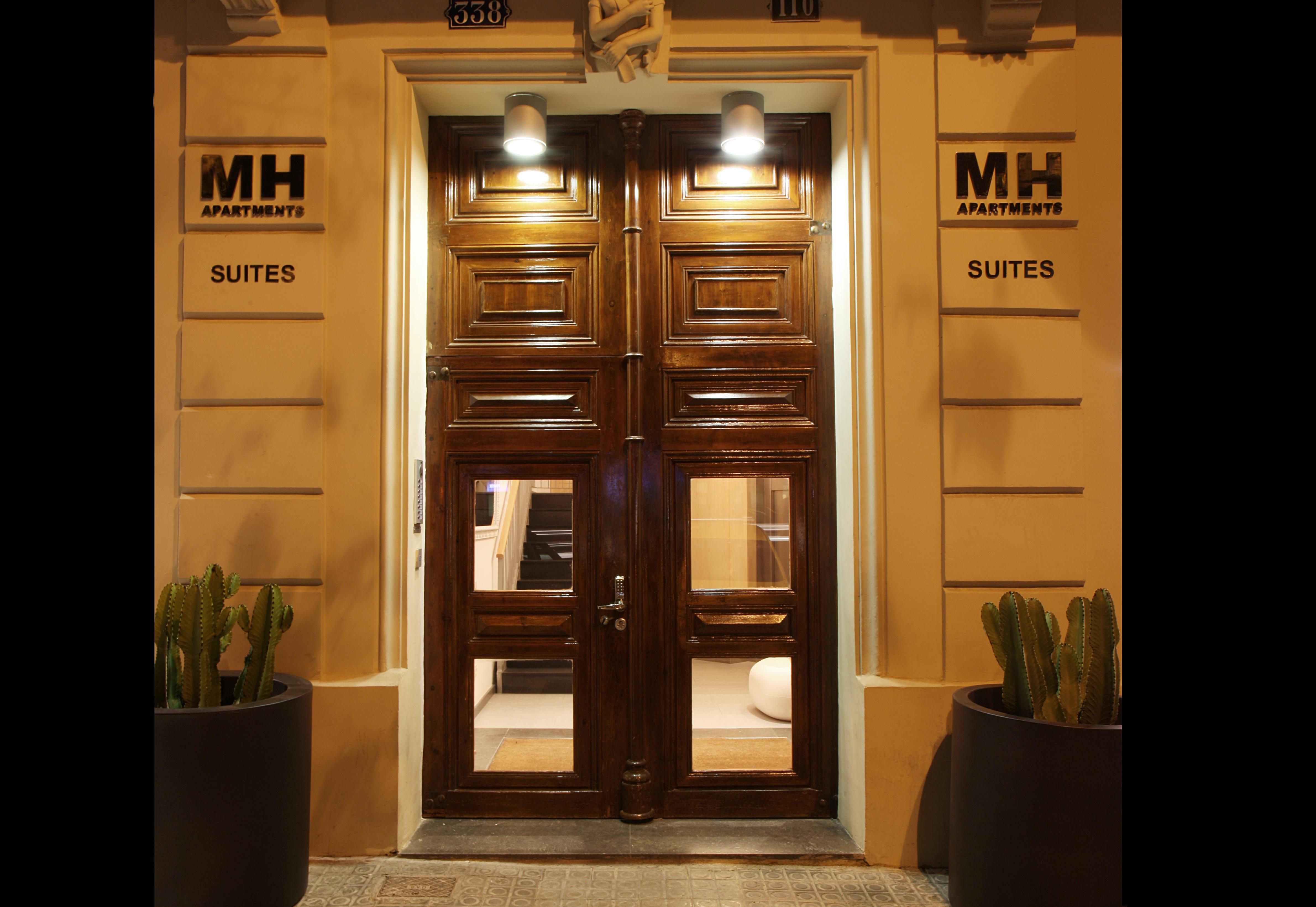 Mh Apartments Suites Barcelona Exterior photo