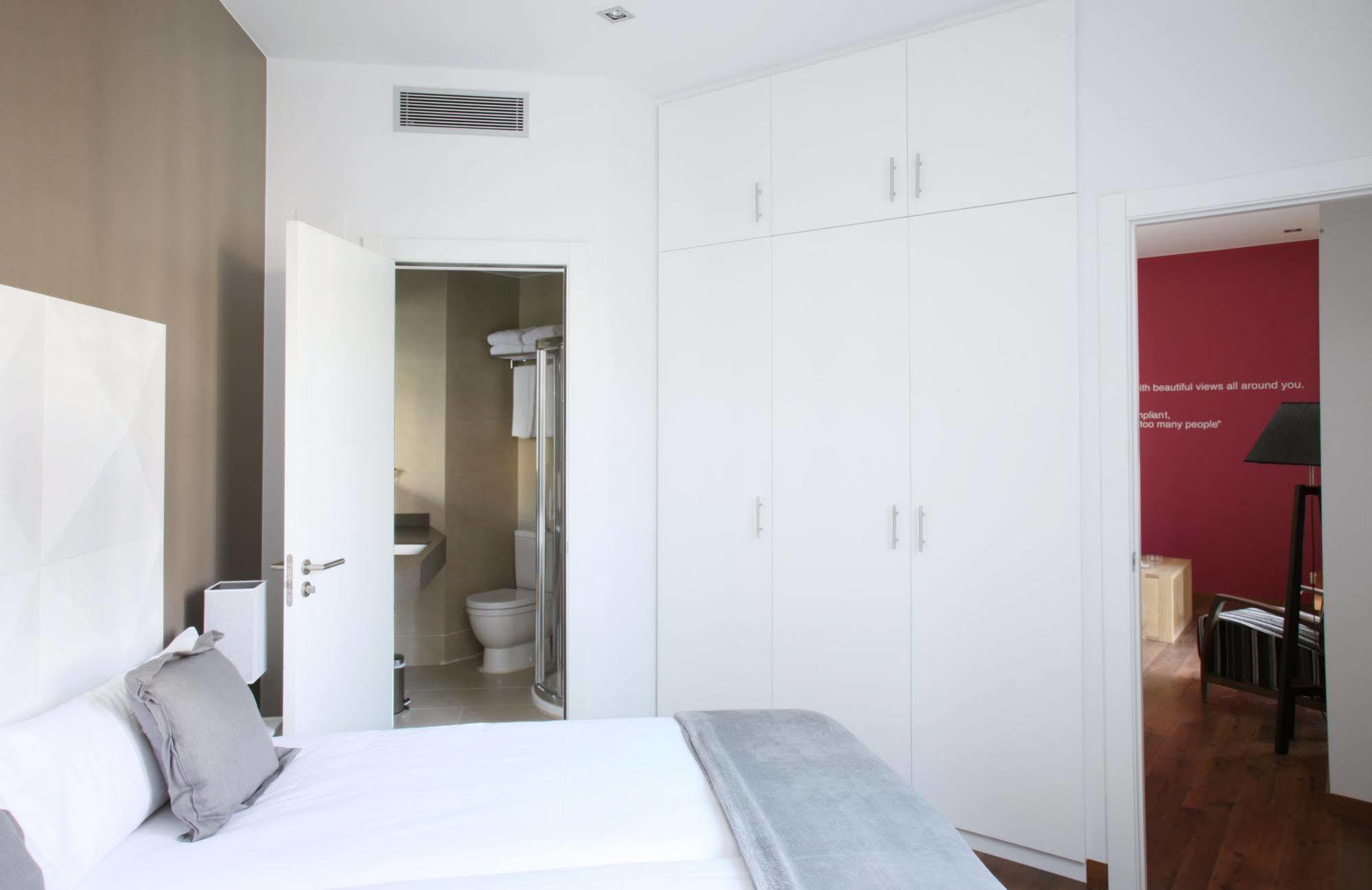 Mh Apartments Suites Barcelona Exterior photo