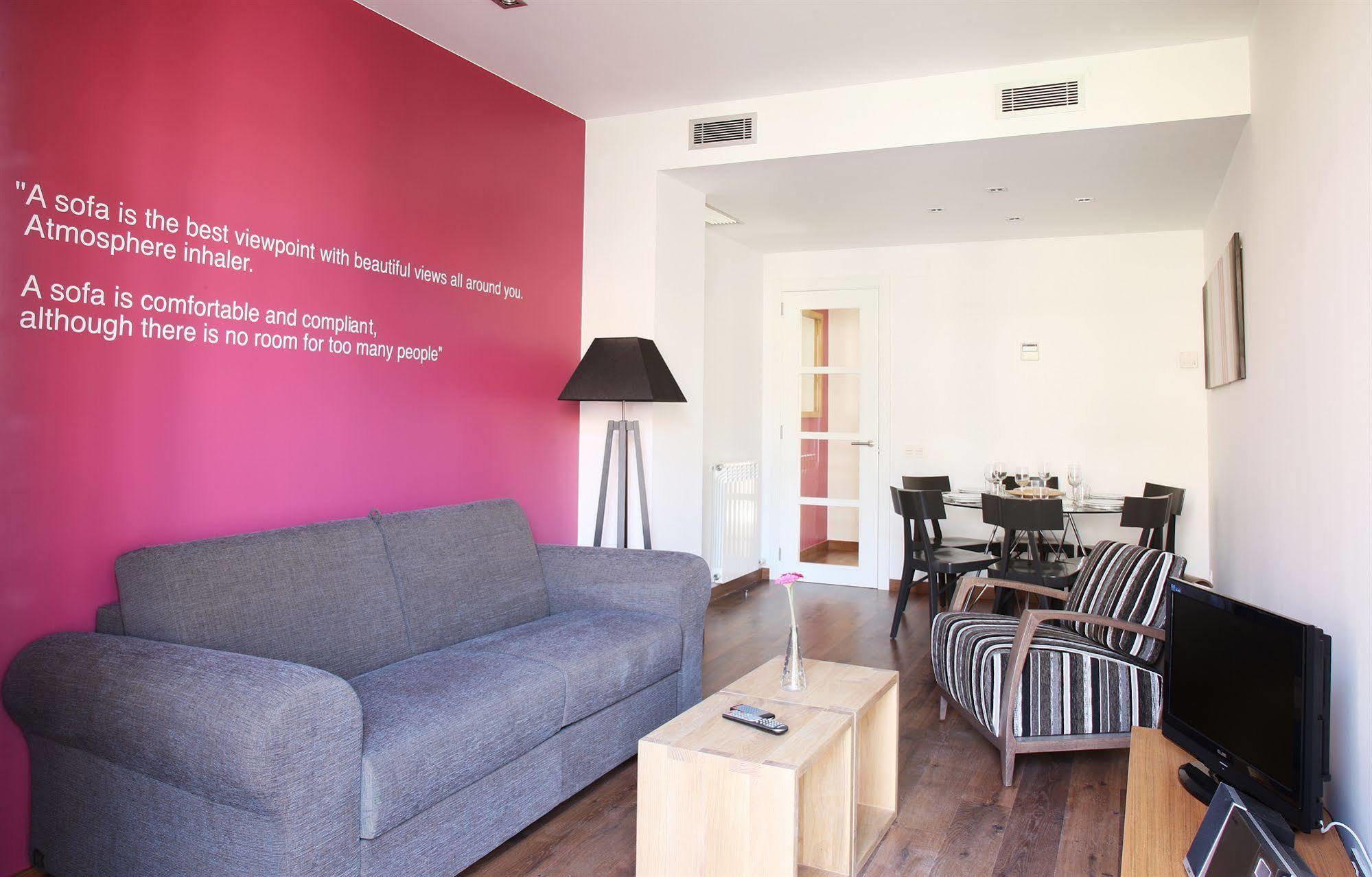 Mh Apartments Suites Barcelona Exterior photo